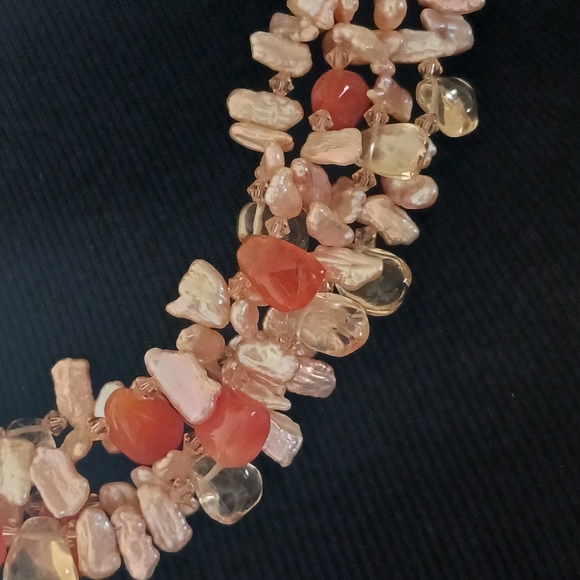 Coral and Peach Colored Shells And Stones With Faux Pearls necklace - Picture 4 of 10